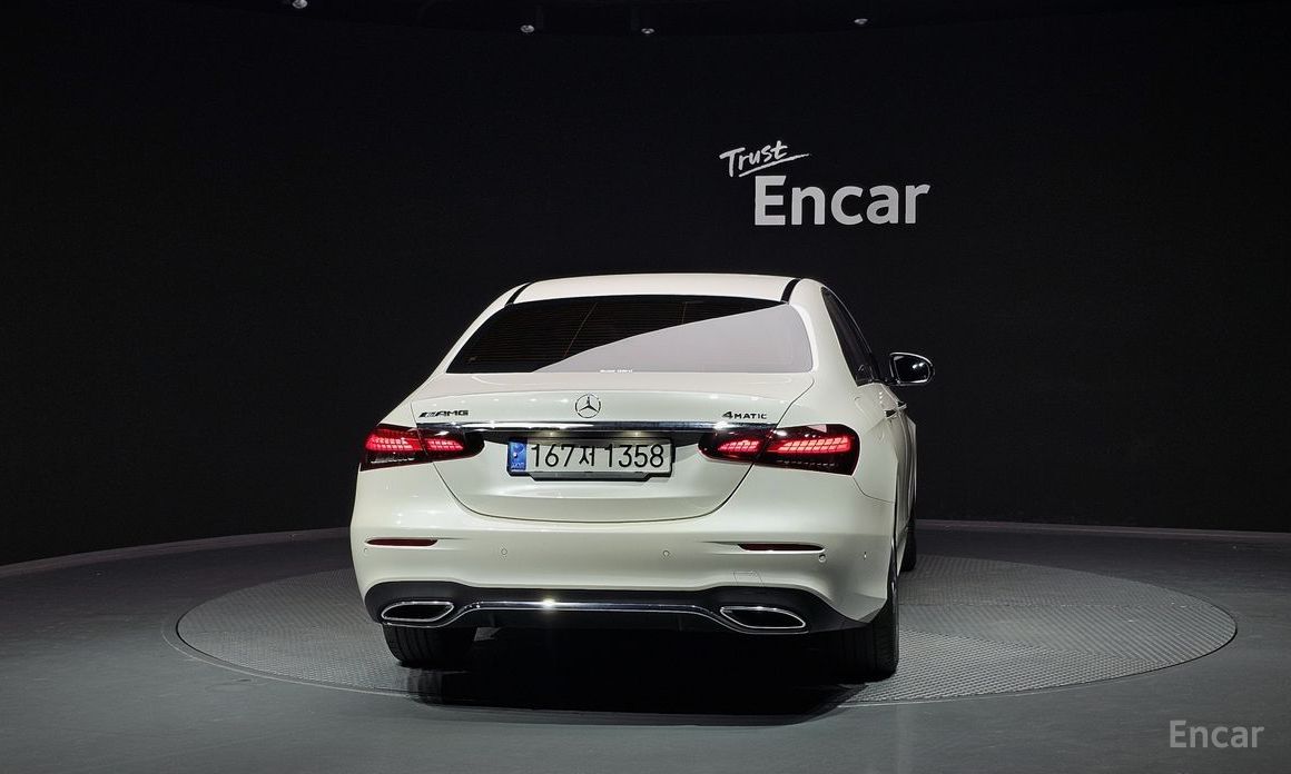  Mercedes-Benz E-Class