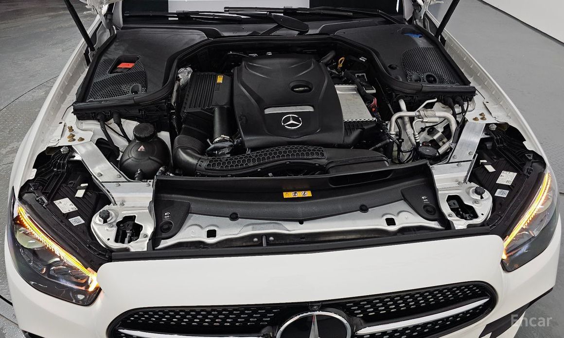  Mercedes-Benz E-Class