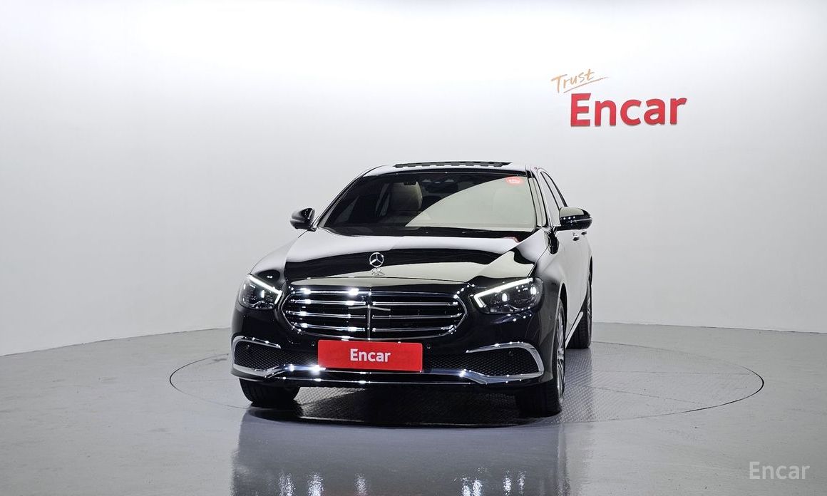  Mercedes-Benz E-Class