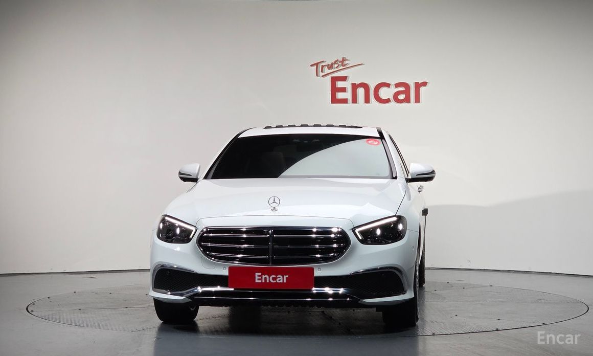  Mercedes-Benz E-Class