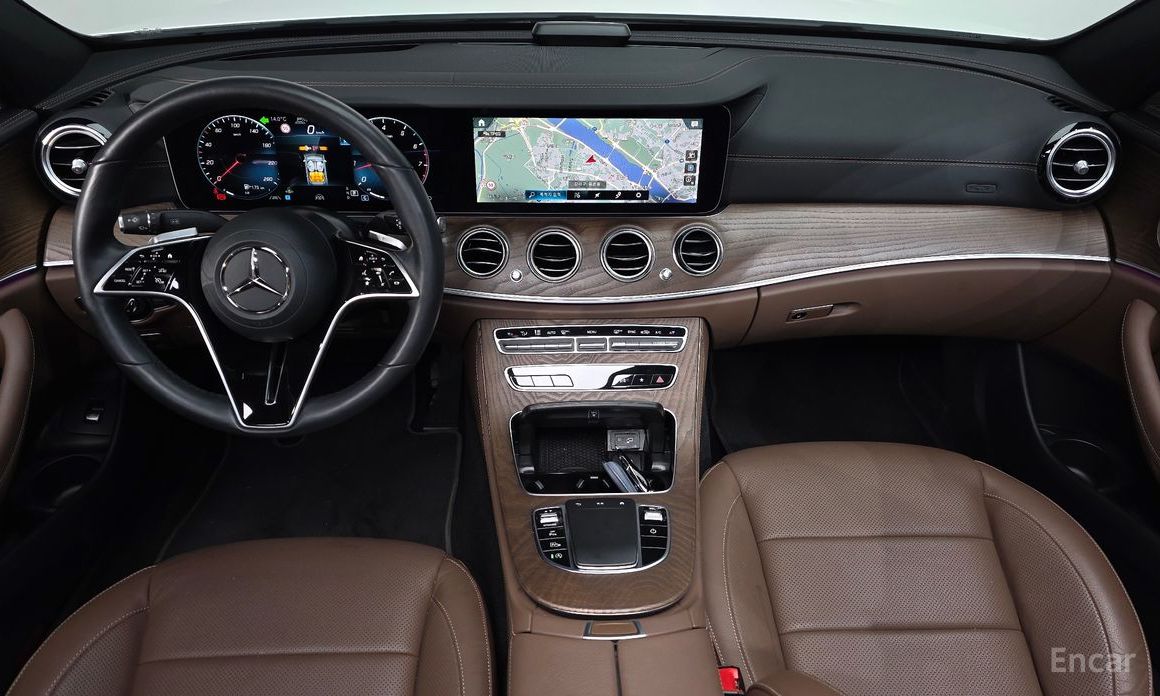  Mercedes-Benz E-Class