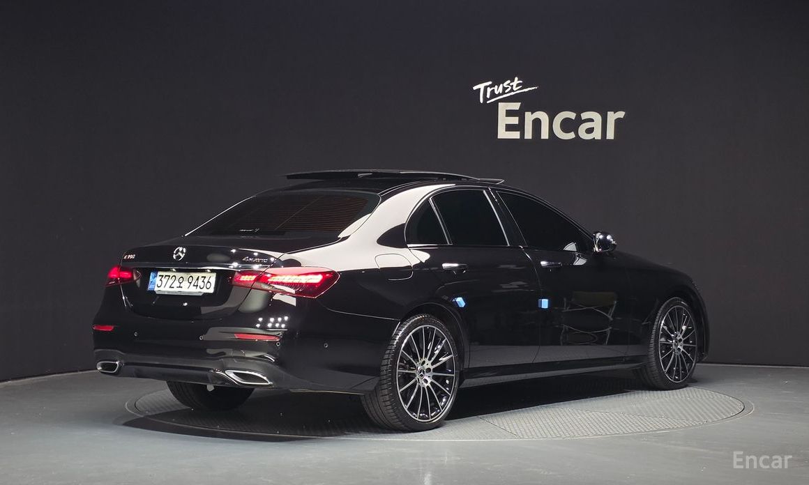  Mercedes-Benz E-Class