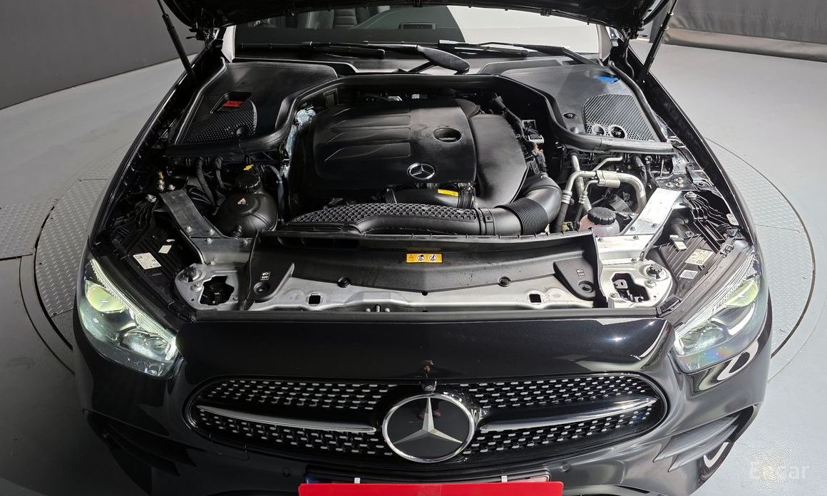  Mercedes-Benz E-Class