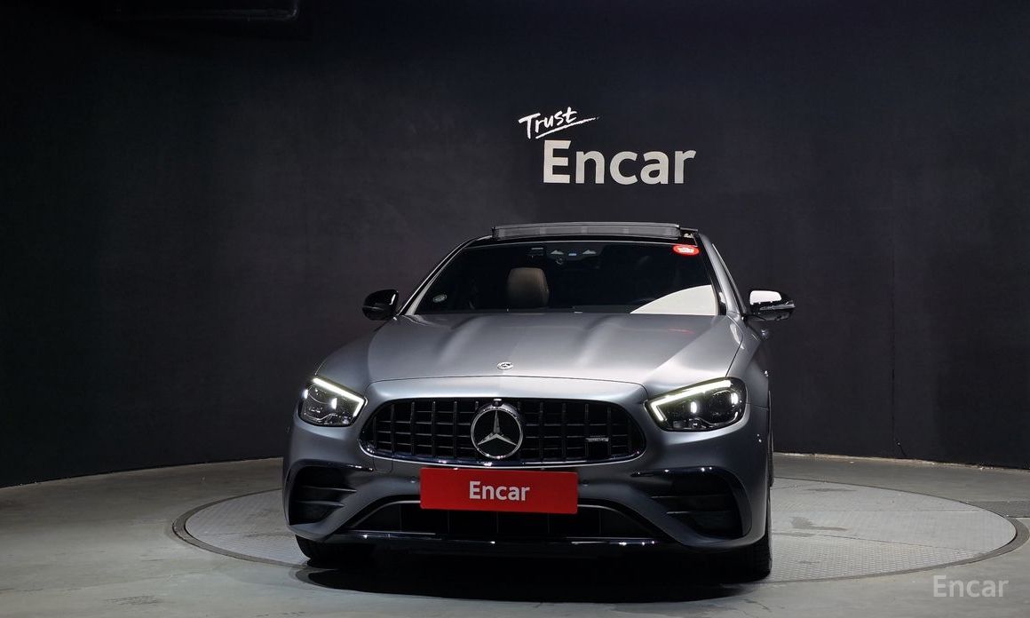  Mercedes-Benz E-Class