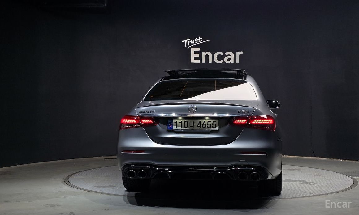  Mercedes-Benz E-Class