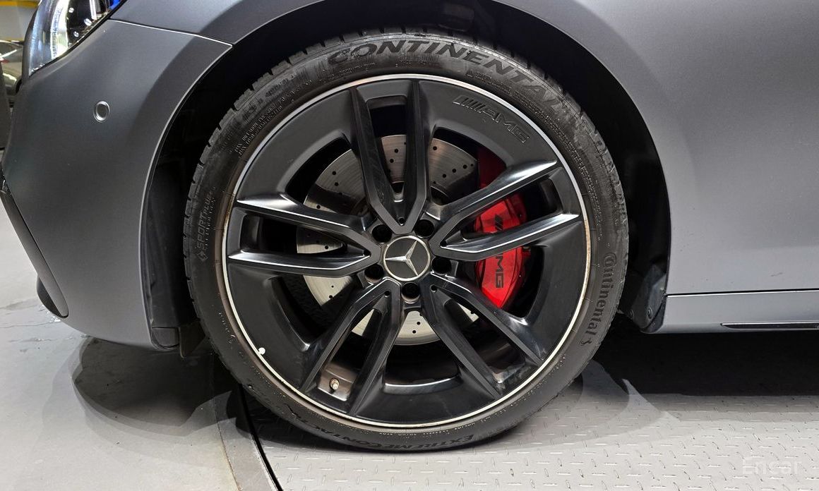  Mercedes-Benz E-Class