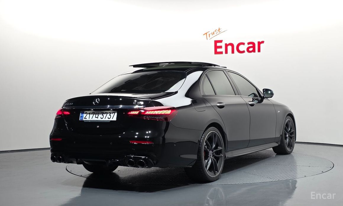  Mercedes-Benz E-Class