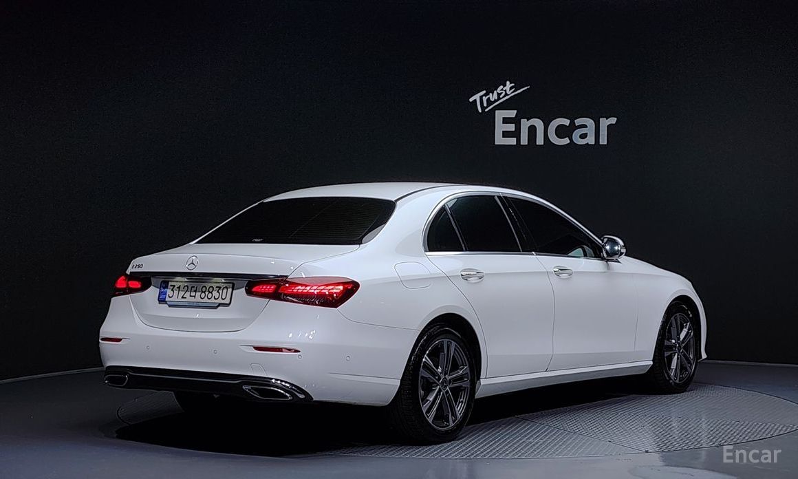  Mercedes-Benz E-Class