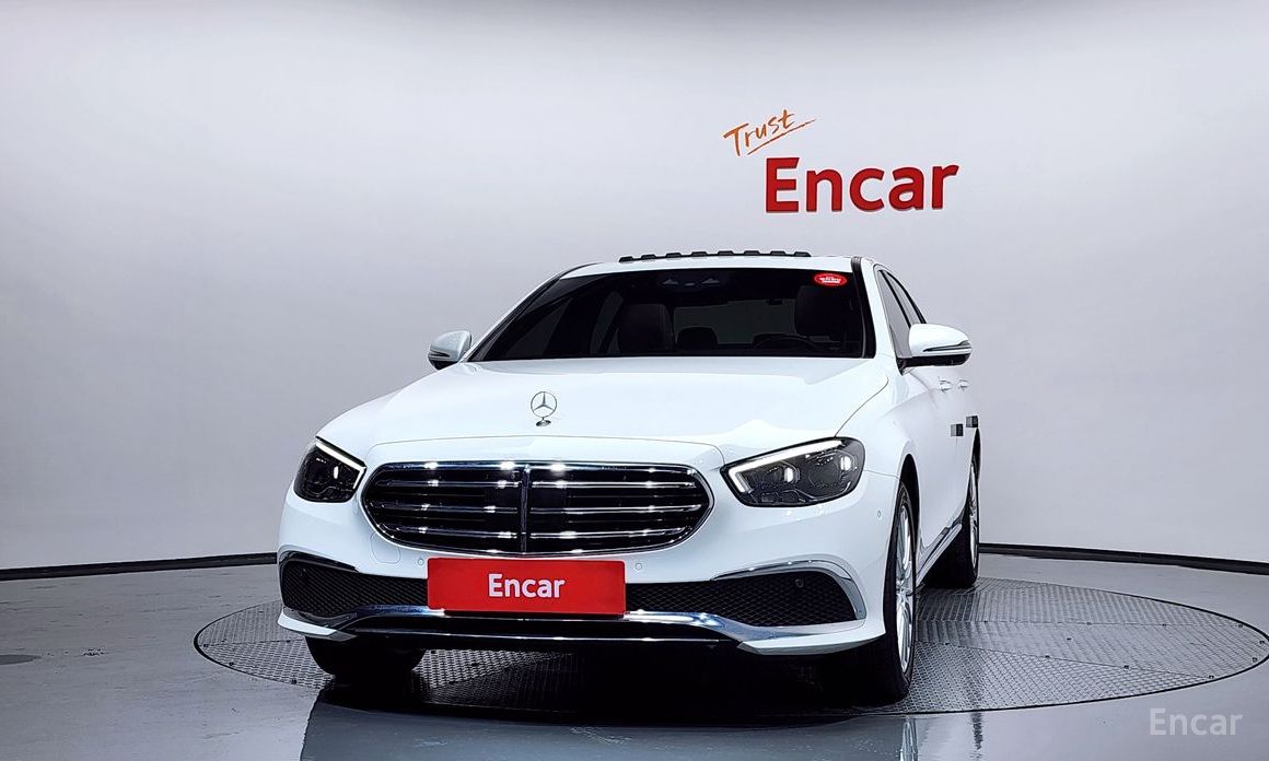  Mercedes-Benz E-Class