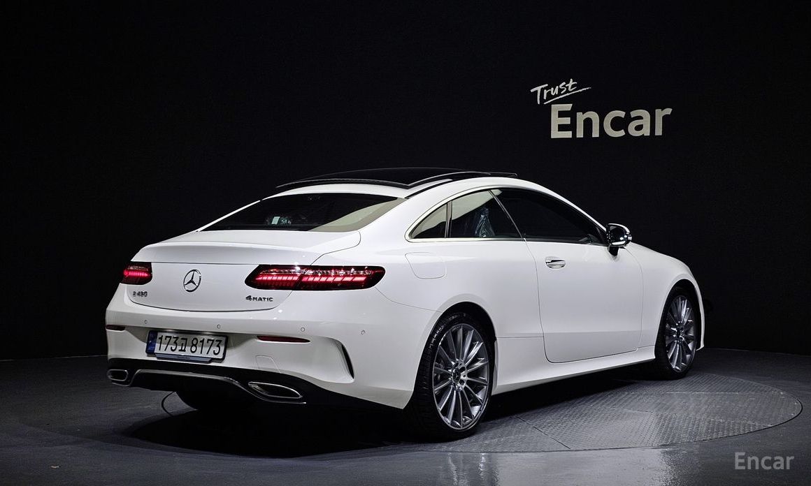  Mercedes-Benz E-Class