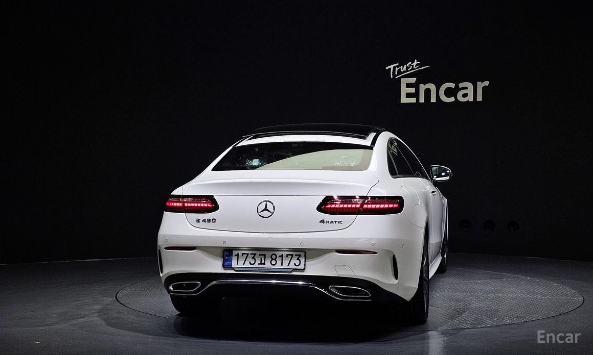  Mercedes-Benz E-Class