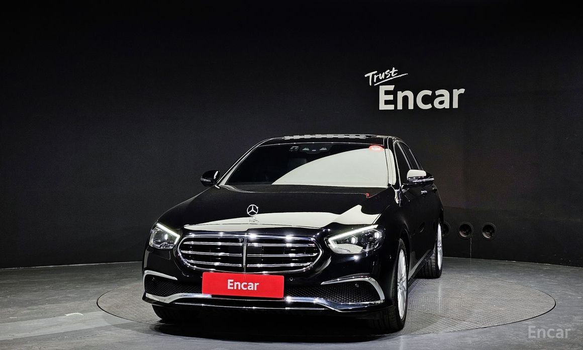  Mercedes-Benz E-Class