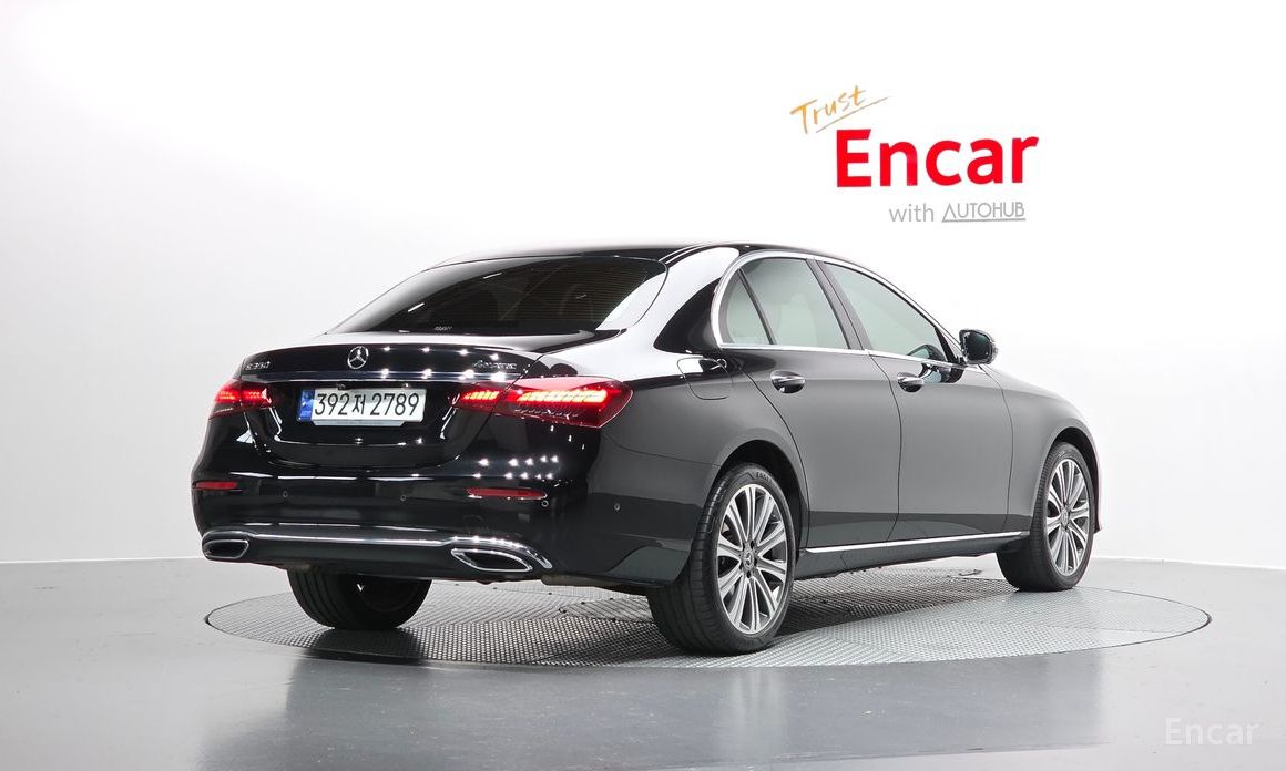  Mercedes-Benz E-Class