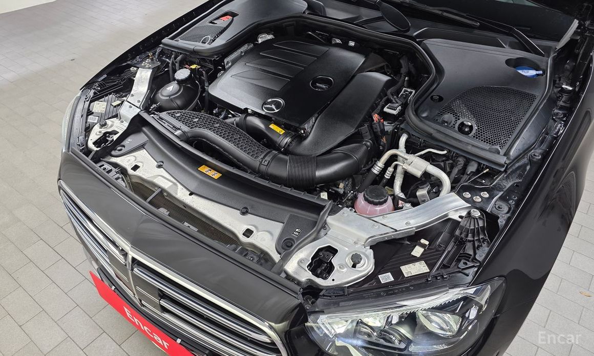  Mercedes-Benz E-Class