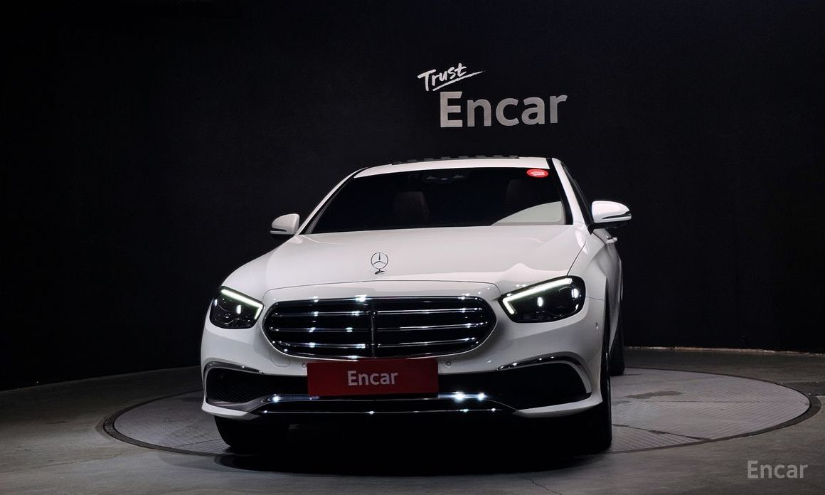  Mercedes-Benz E-Class