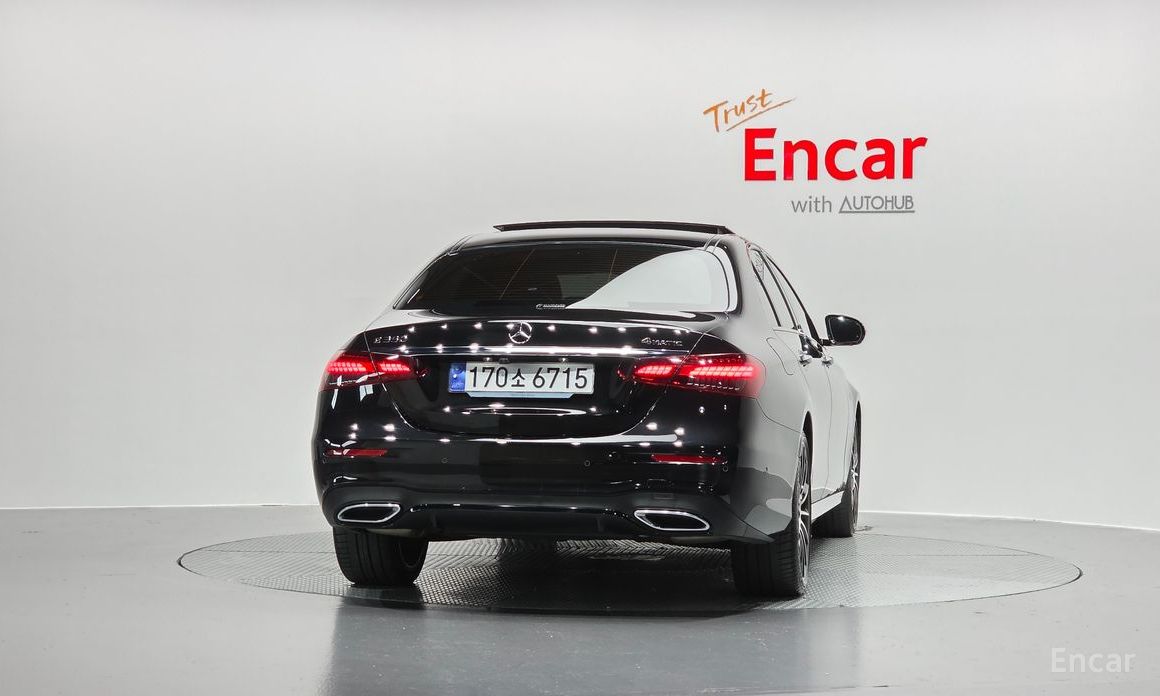  Mercedes-Benz E-Class