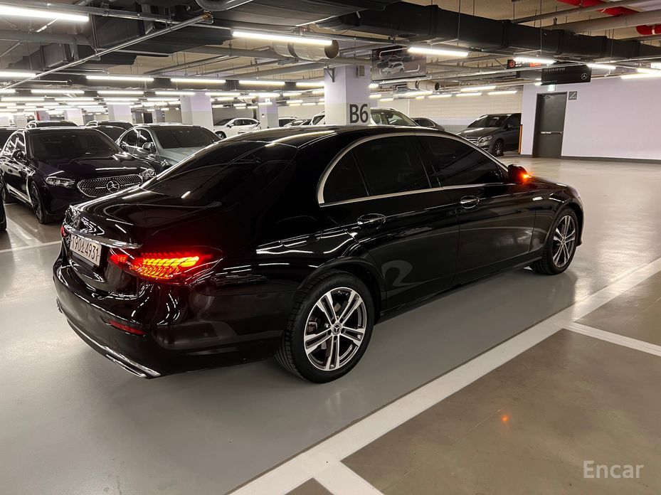  Mercedes-Benz E-Class