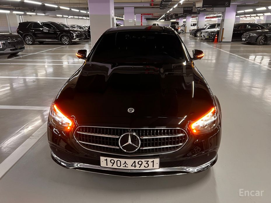  Mercedes-Benz E-Class