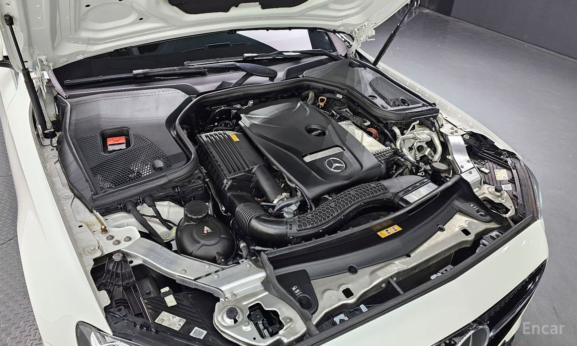  Mercedes-Benz E-Class