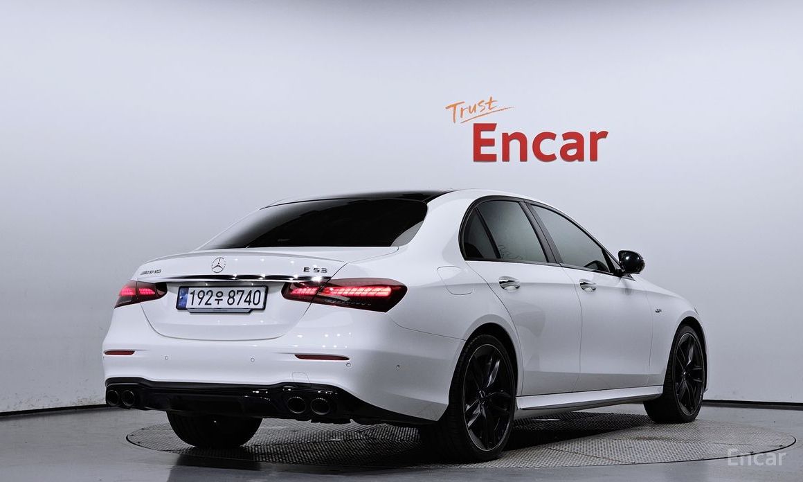  Mercedes-Benz E-Class