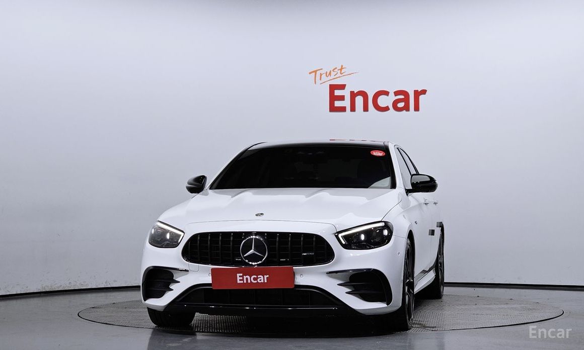  Mercedes-Benz E-Class