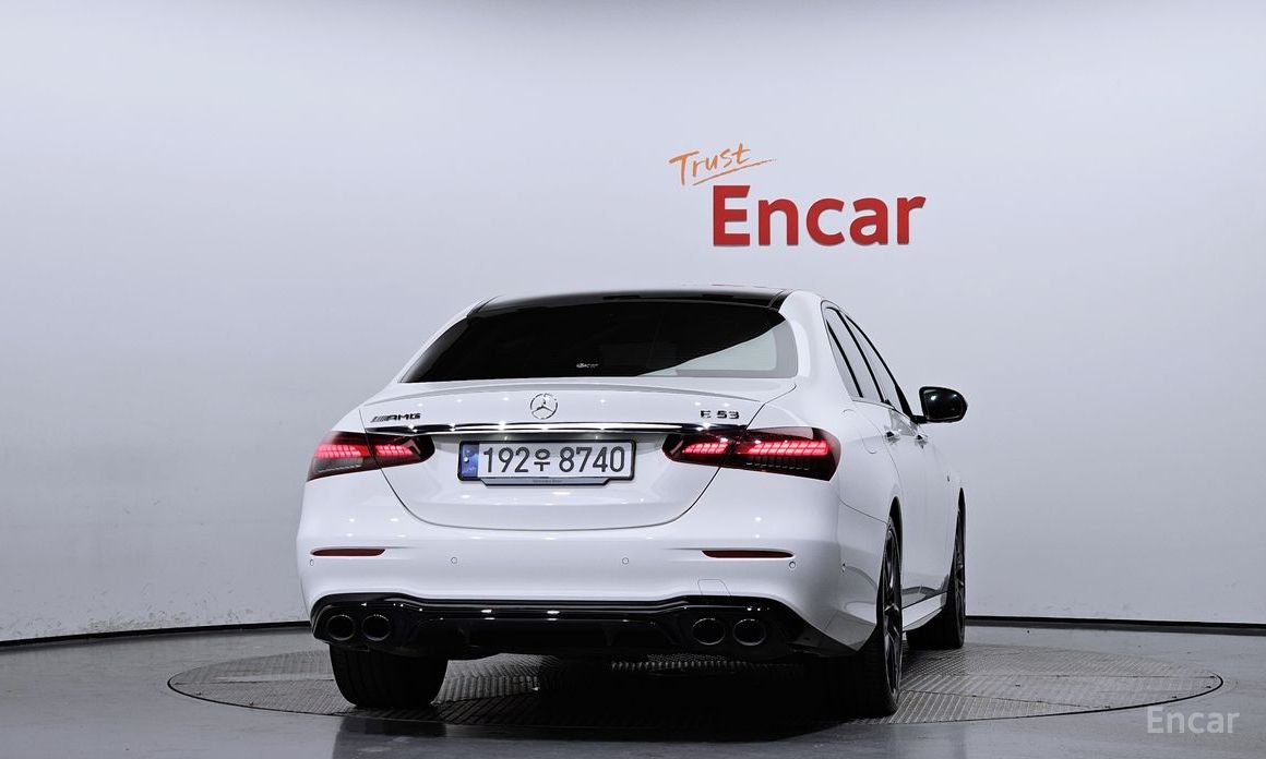  Mercedes-Benz E-Class