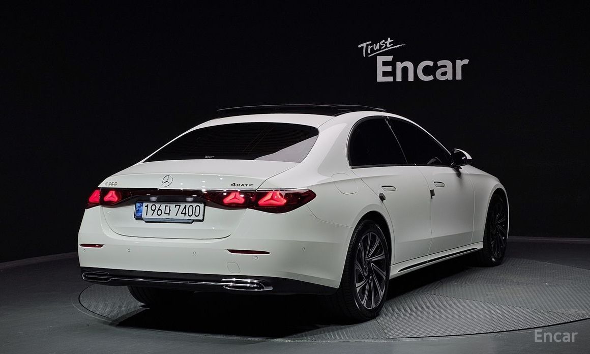  Mercedes-Benz E-Class