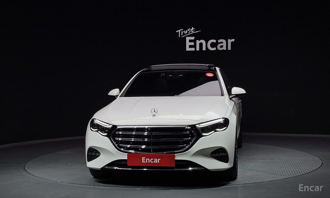  Mercedes-Benz E-Class