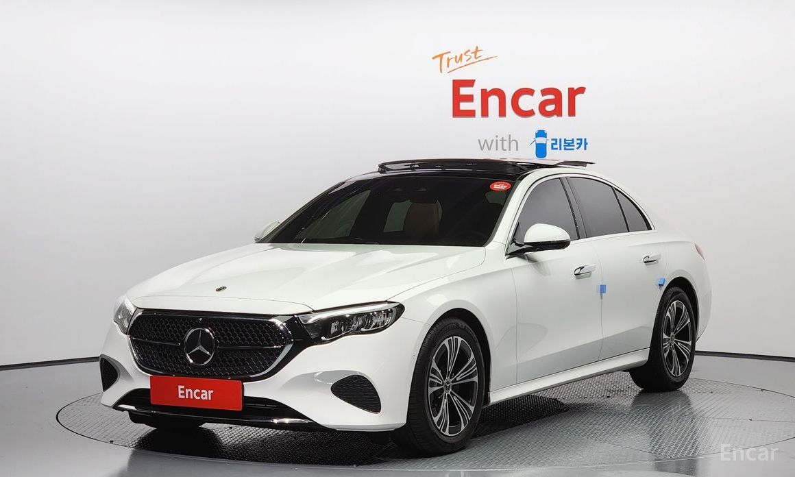  Mercedes-Benz E-Class