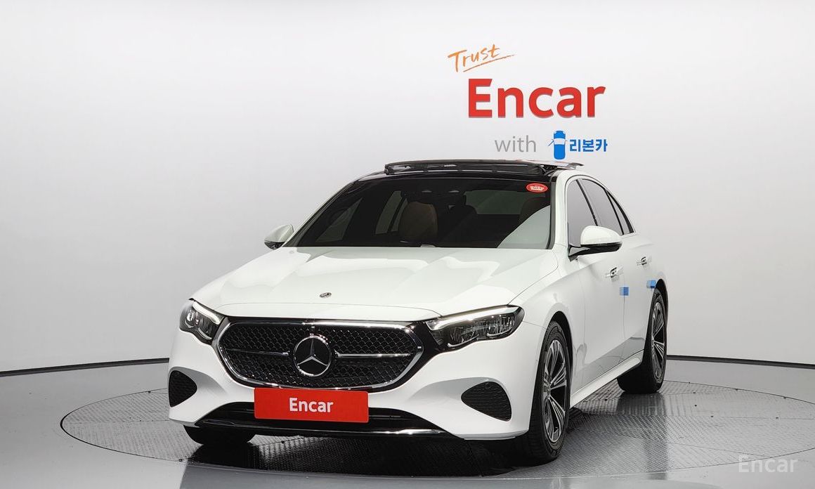  Mercedes-Benz E-Class