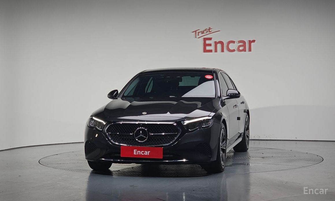  Mercedes-Benz E-Class