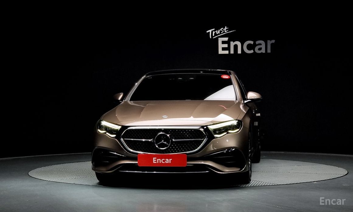  Mercedes-Benz E-Class