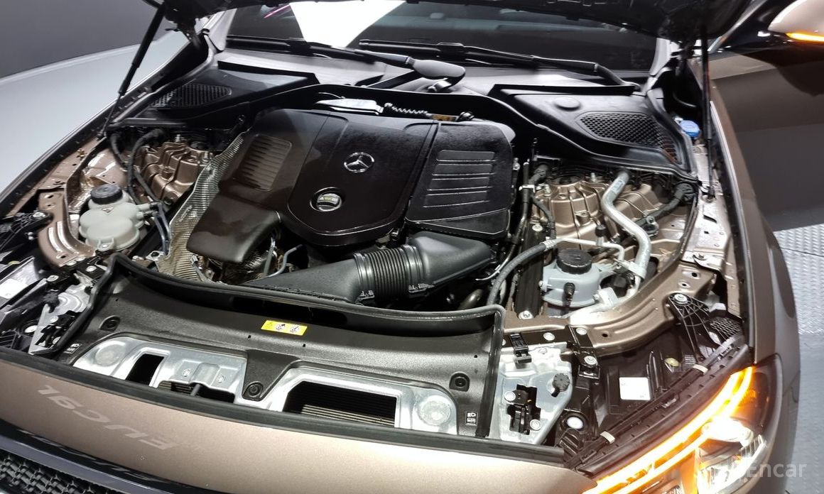  Mercedes-Benz E-Class