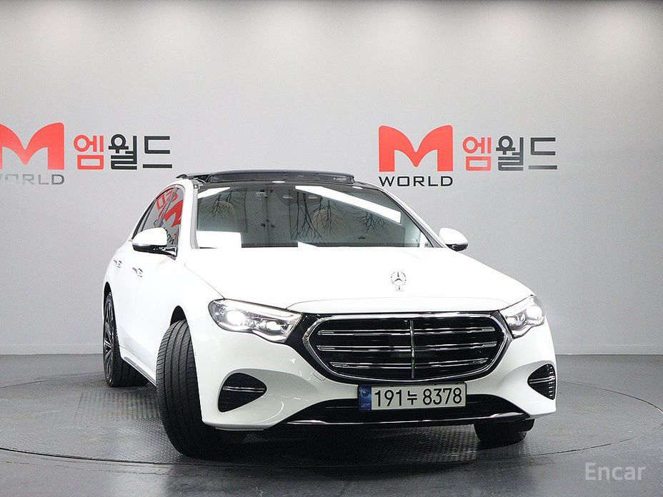  Mercedes-Benz E-Class