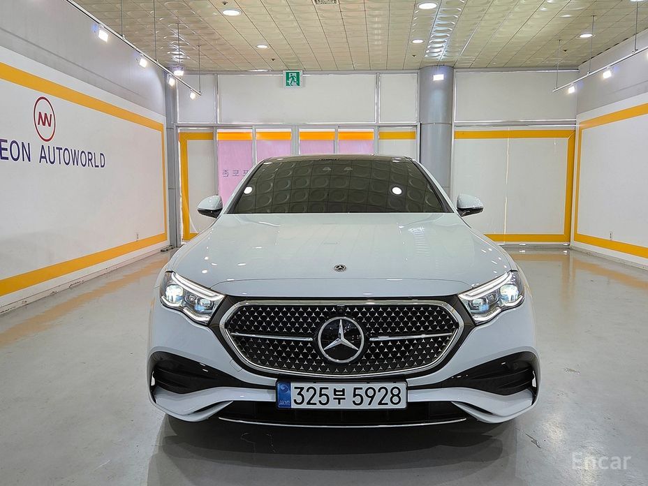  Mercedes-Benz E-Class