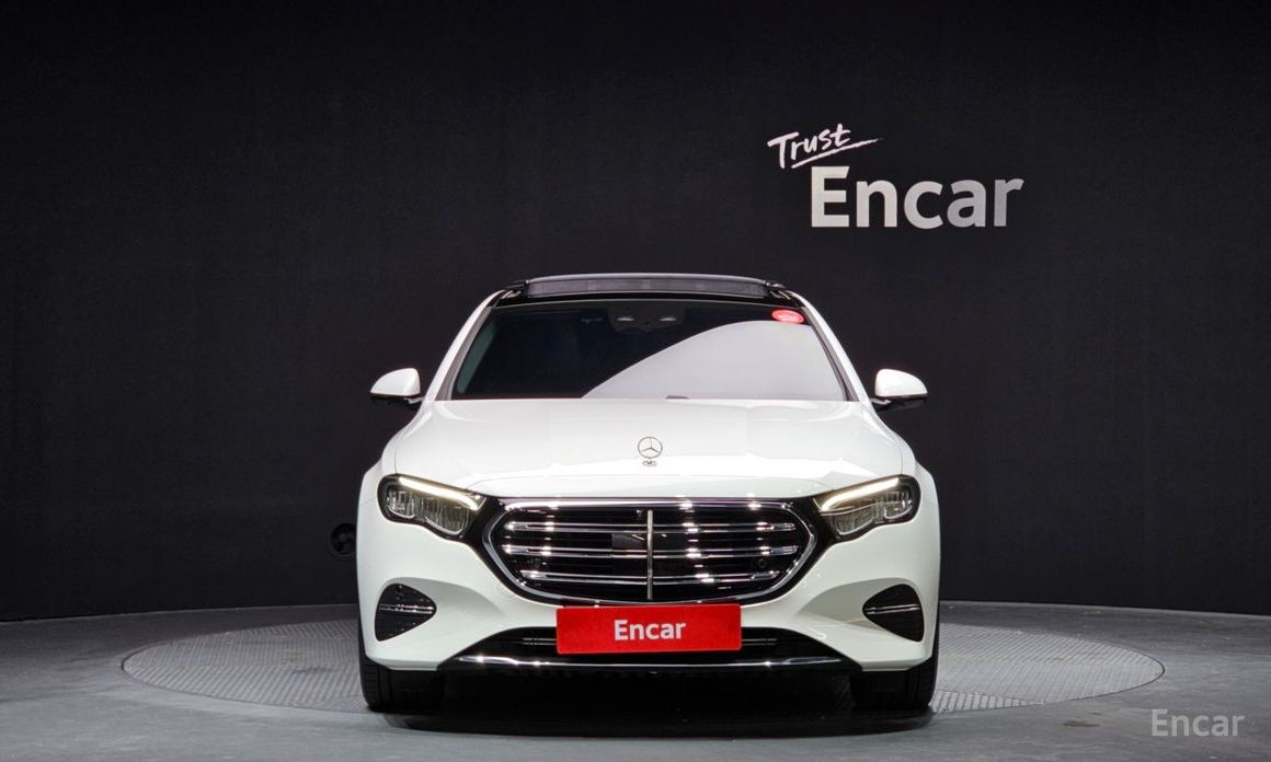  Mercedes-Benz E-Class