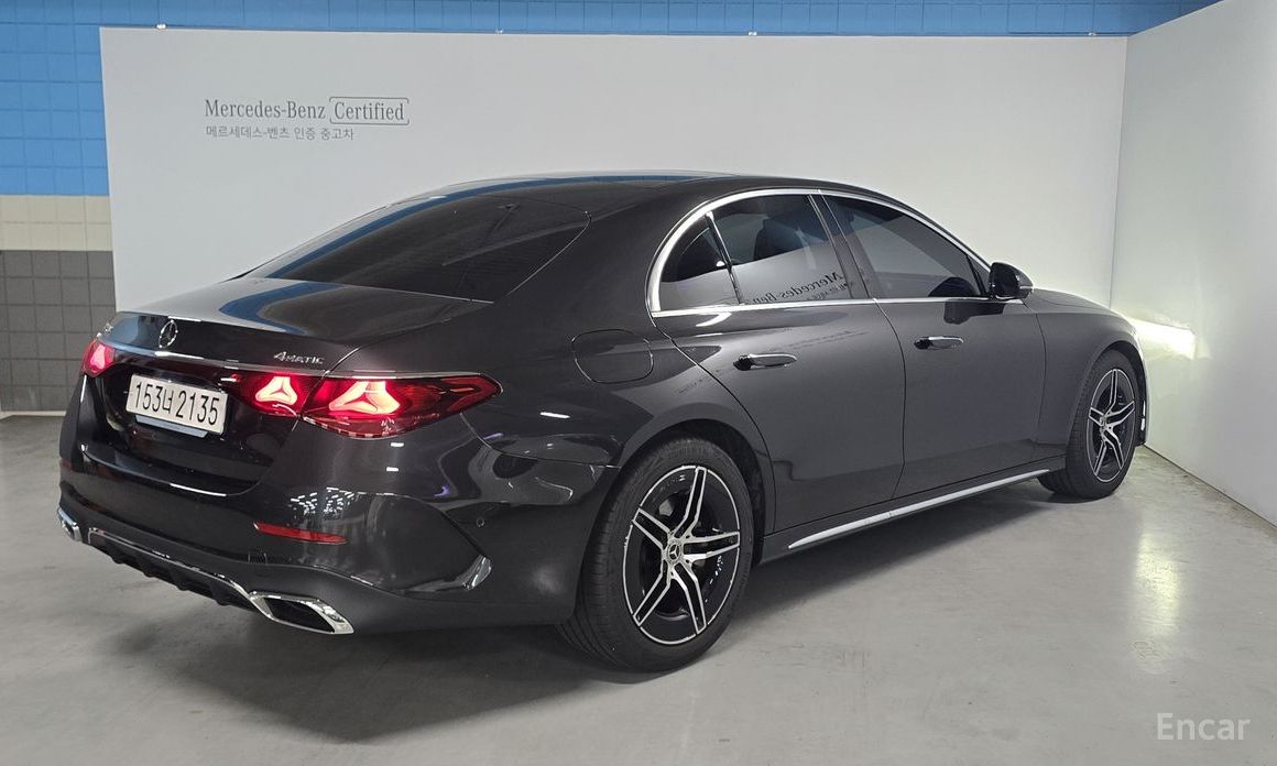  Mercedes-Benz E-Class