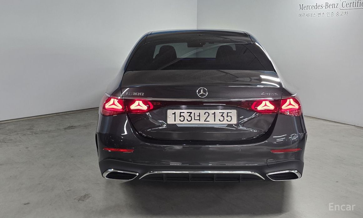  Mercedes-Benz E-Class