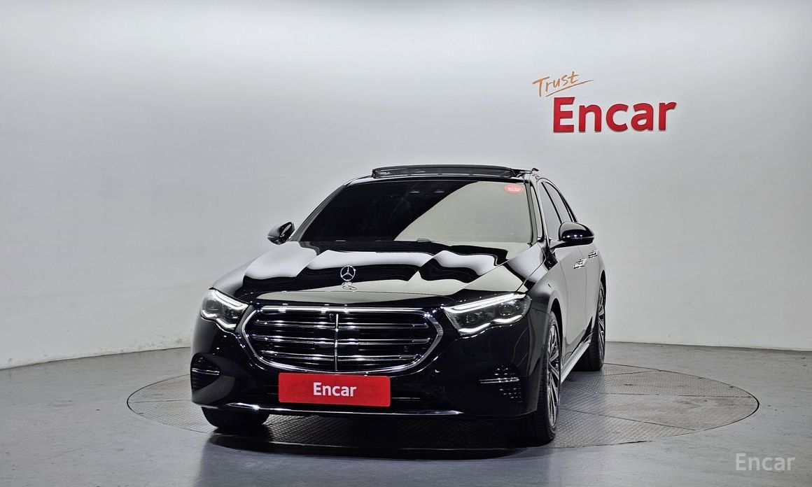  Mercedes-Benz E-Class