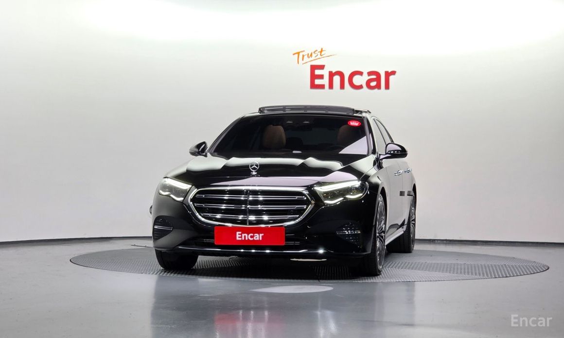  Mercedes-Benz E-Class