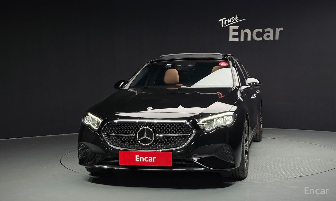  Mercedes-Benz E-Class