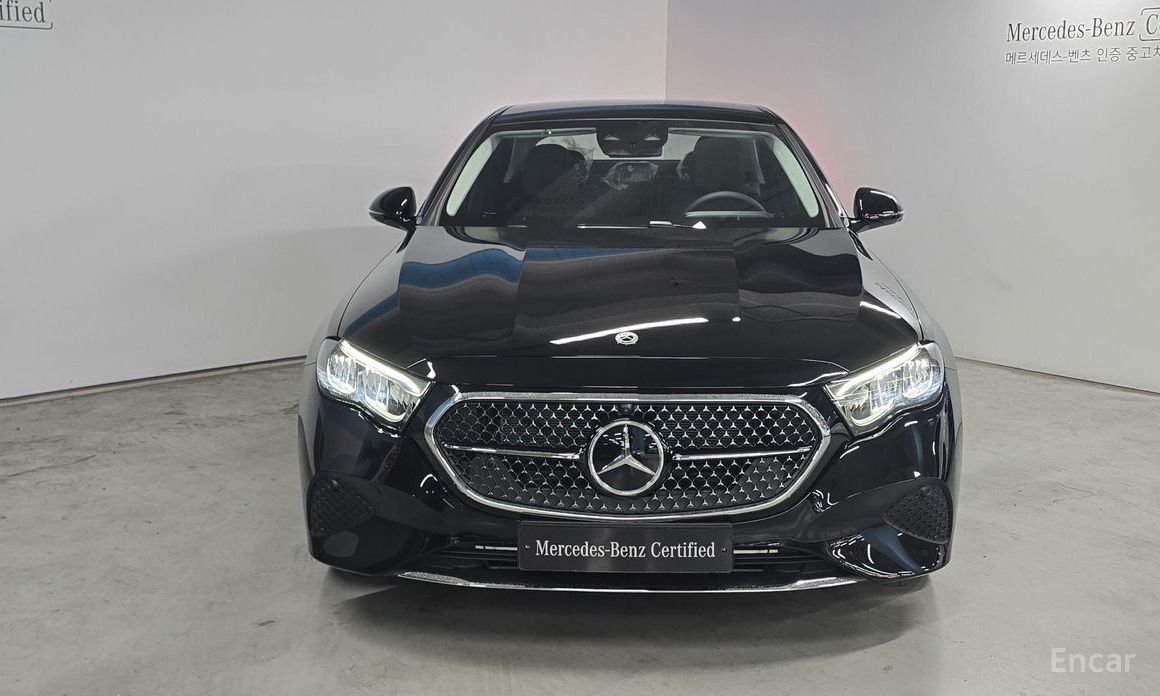  Mercedes-Benz E-Class