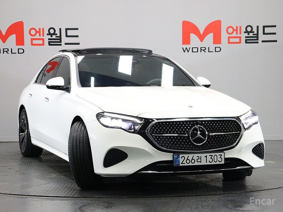  Mercedes-Benz E-Class