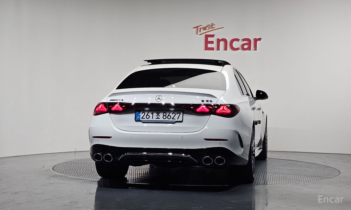  Mercedes-Benz E-Class