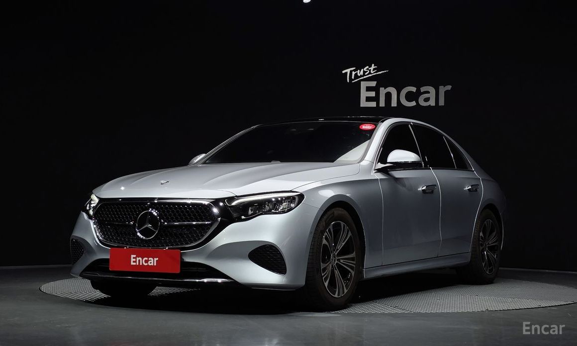  Mercedes-Benz E-Class