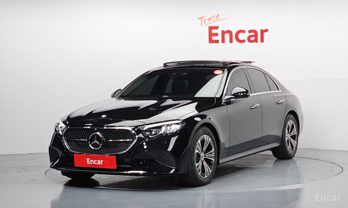  Mercedes-Benz E-Class