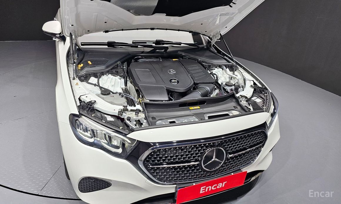  Mercedes-Benz E-Class