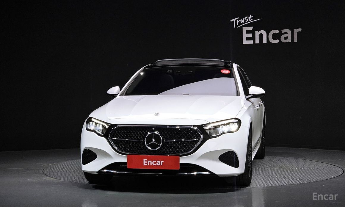  Mercedes-Benz E-Class