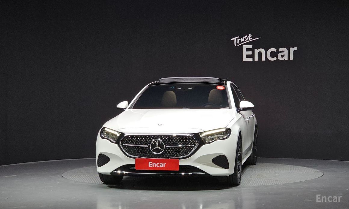  Mercedes-Benz E-Class