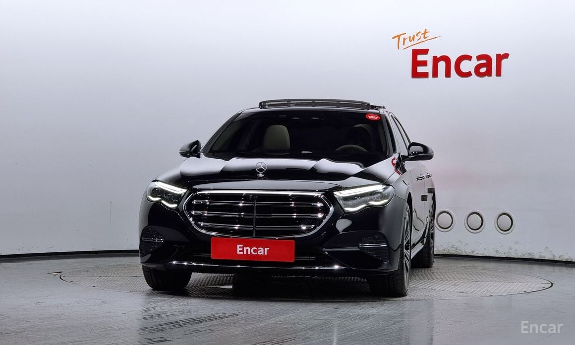  Mercedes-Benz E-Class